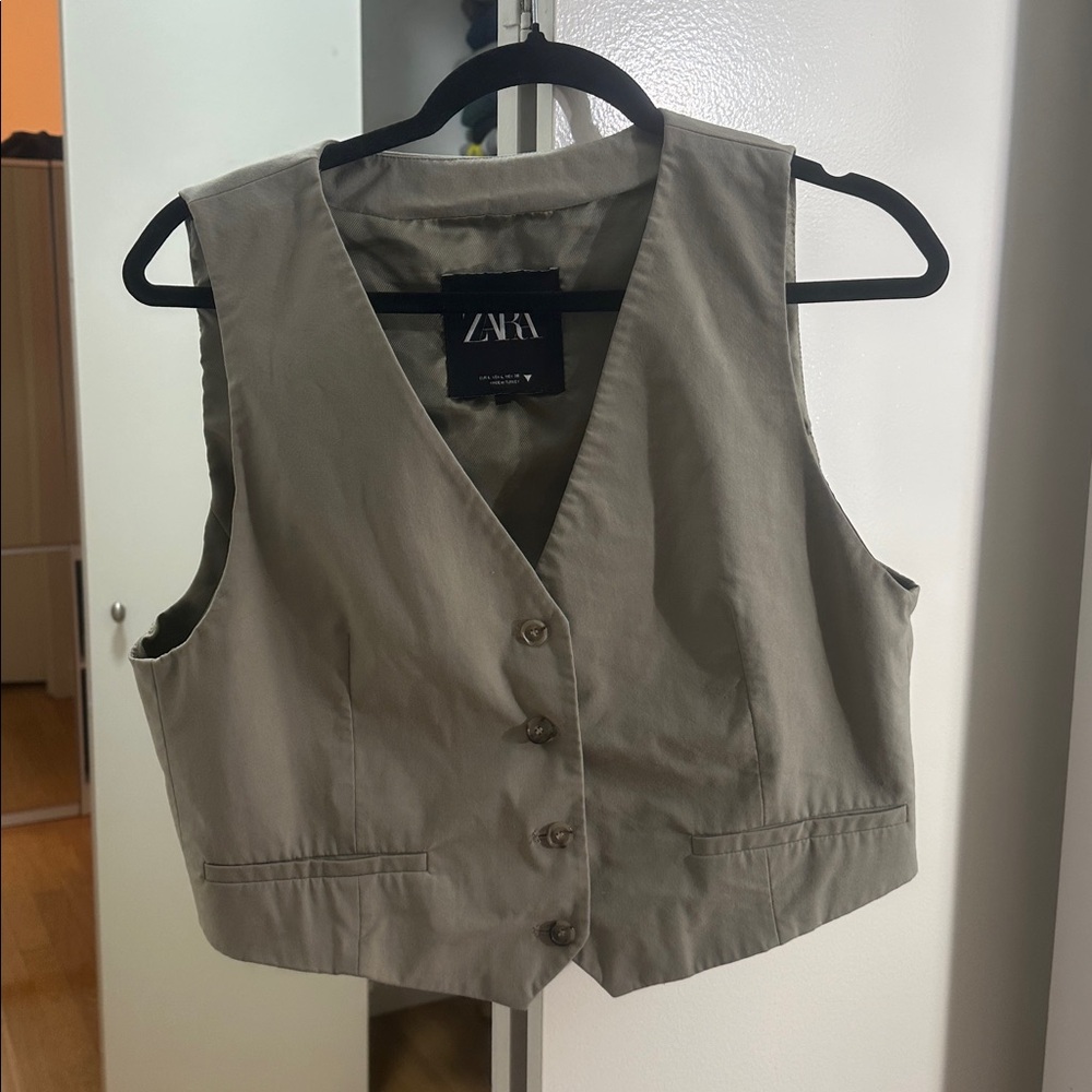 Zara Olive Green Sleeveless Vest